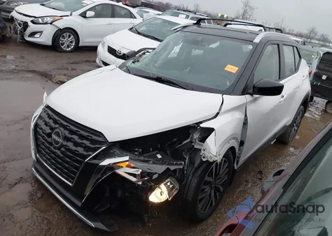 2022 Nissan Kicks Sv Xtronic Cvt z USA, uszkodzony, nr VIN 3N1CP5CVXNL519471